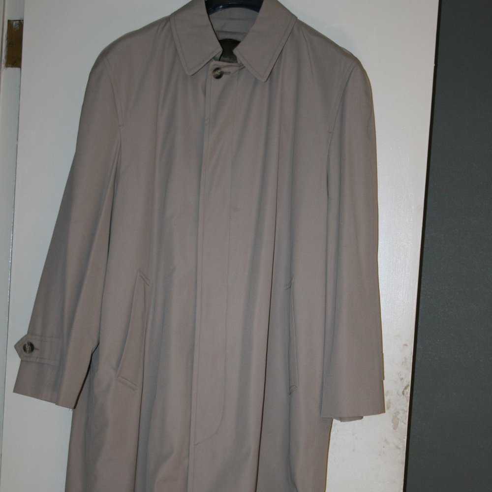 London Fog lined Trenchcoat size 38 regular khaki
